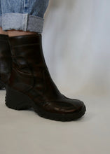 Load image into Gallery viewer, 90s/y2k Aldo Boots - Brown
