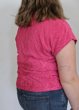 Load image into Gallery viewer, 90s/y2k Short Sleeve Pink Top
