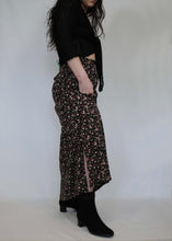 Load image into Gallery viewer, 90s/y2k Floral Skirt
