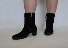 Load image into Gallery viewer, Vintage Boots
