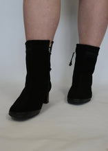 Load image into Gallery viewer, Vintage Boots

