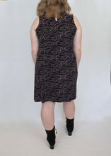 Load image into Gallery viewer, 90s/y2k Heart Shift Dress
