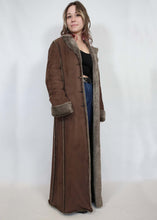 Load image into Gallery viewer, 90s/y2k Vintage Le Chateau Coat
