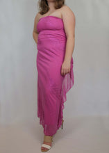 Load image into Gallery viewer, 90s/y2k Pink Strapless Prom Dress
