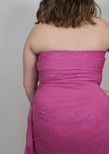 Load image into Gallery viewer, 90s/y2k Pink Strapless Prom Dress
